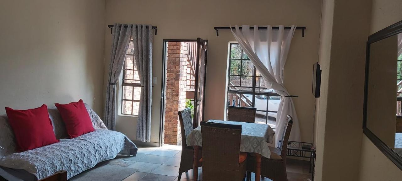 13 @ Rhinoroad Nelspruit Apartment Mbombela Exterior photo